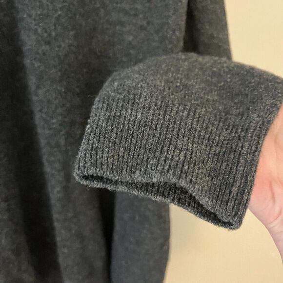 L L Bean Men Black Pullover Sweater XL V Neck Long Sleeve Classic Fit Lambs Wool - Picture 4 of 5